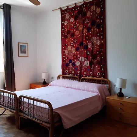 Bright For 5 Close To Isola District Mailand